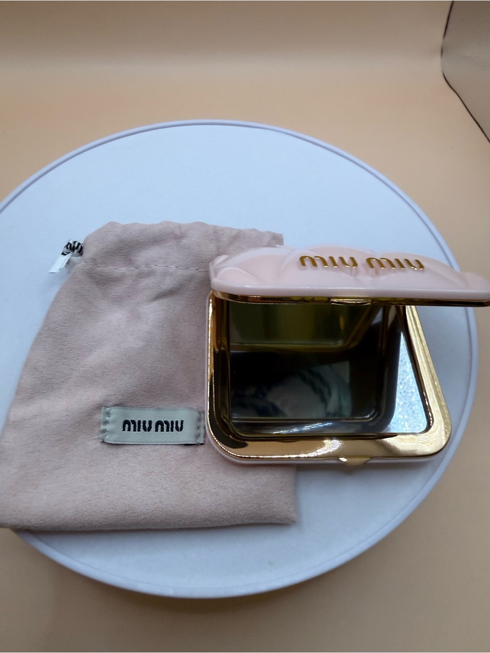 Miu Miu Pale Pink Quilted Glossy mirror - Picture 2 of 3